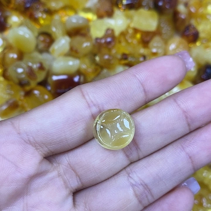 橄榄核吊坠钱币138