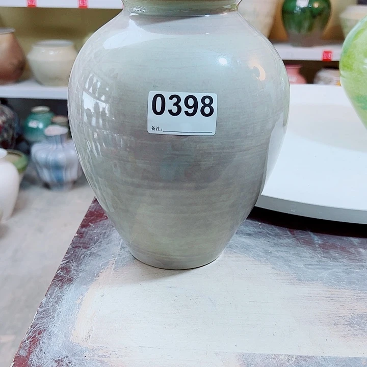 摆件陶瓷花瓶摆件口9 高24，0398