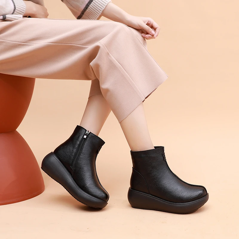 棉鞋女冬2025新款民族风加绒短靴女坡跟厚底松糕跟休闲软皮女靴子