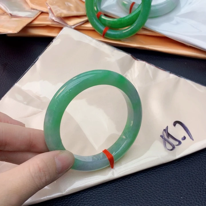 未镶嵌手镯翡翠翡翠手镯