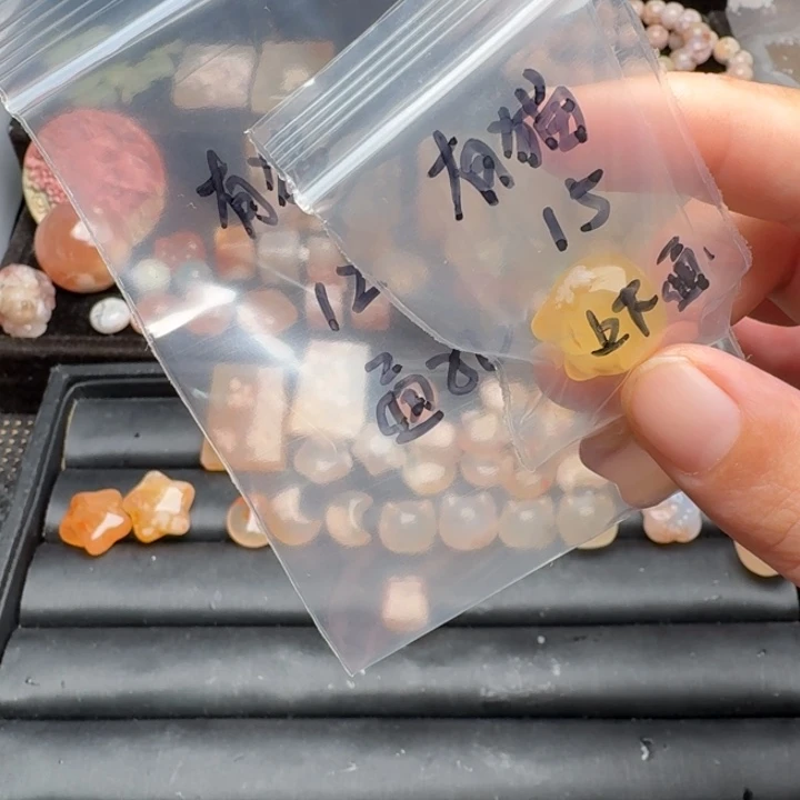 有***猫合金颈饰玛瑙/玉髓