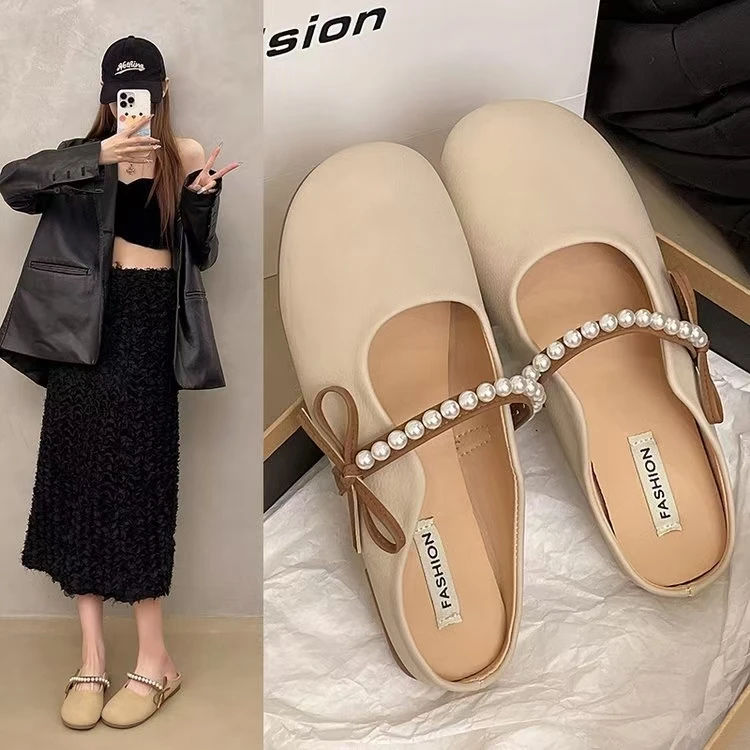 2025年春夏外穿女拖鞋软底奶奶鞋珍珠蝴蝶结小香风外穿包头凉鞋女