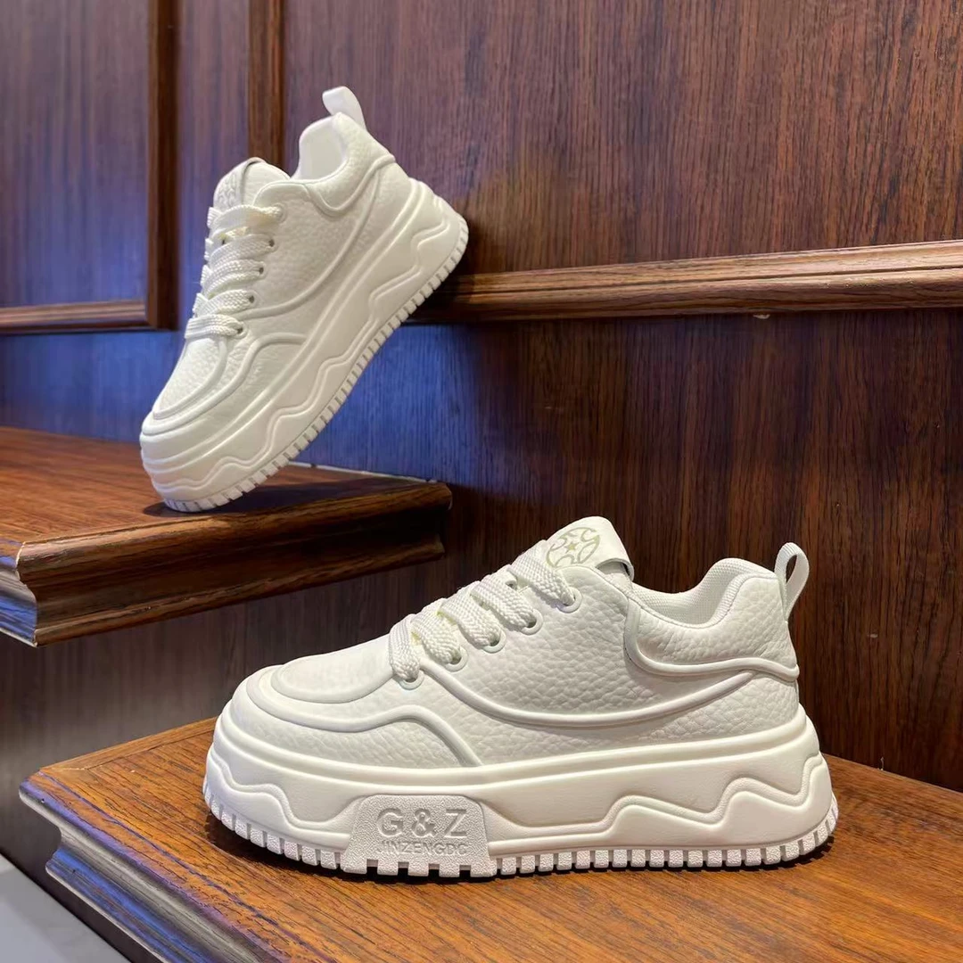 男鞋2025时尚厚底纯色百搭秋季皮面休闲板鞋增高低帮系带男生鞋子