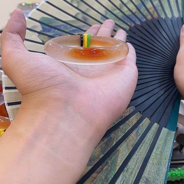 梦***彤手镯玛瑙/玉髓未镶嵌
