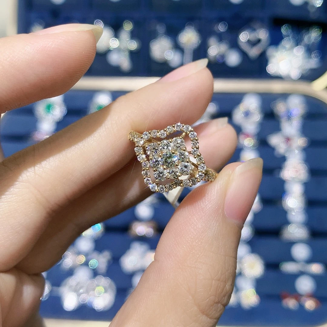 【闪购商品】18K金镶嵌戒指/指环钻石