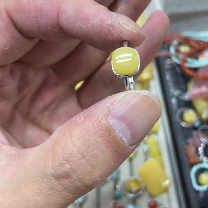 银S925镶嵌蜜蜡裸石戒指