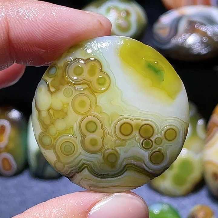 玛瑙/玉髓未镶嵌珠宝奇石