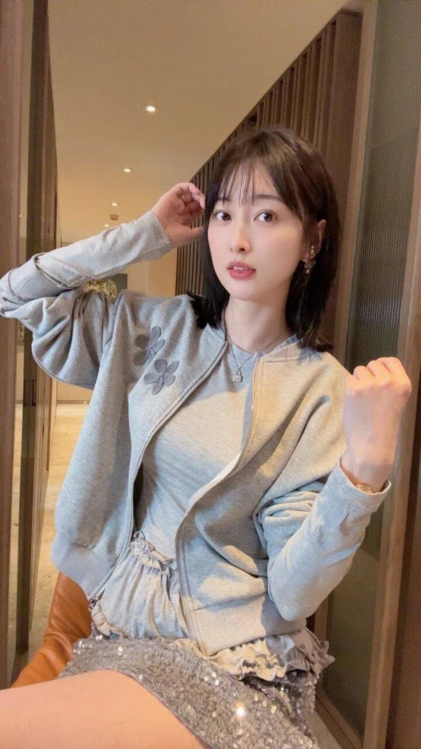 【张静芝】刺绣小花朵灰色棒球外套