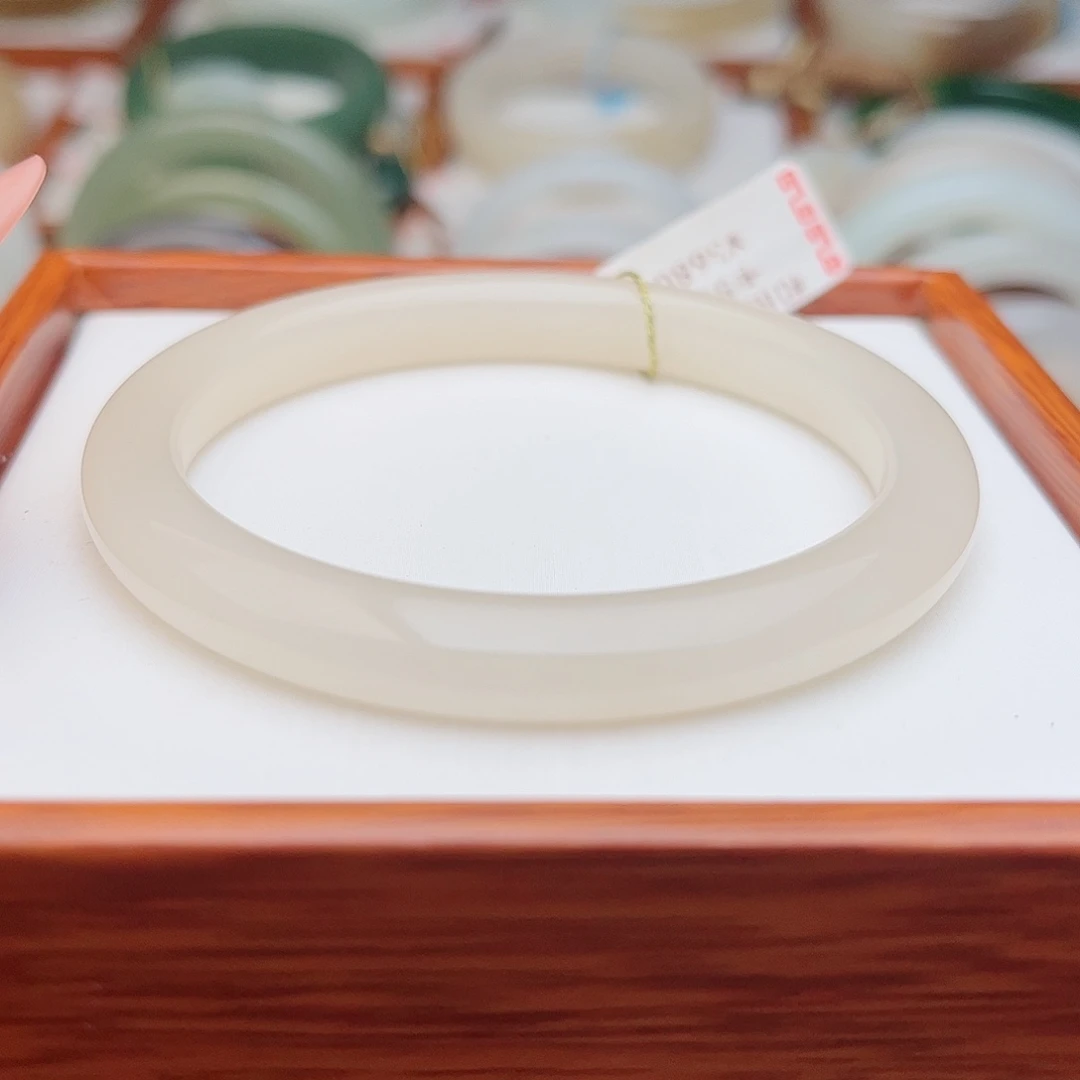 和田玉未镶嵌手镯55.8