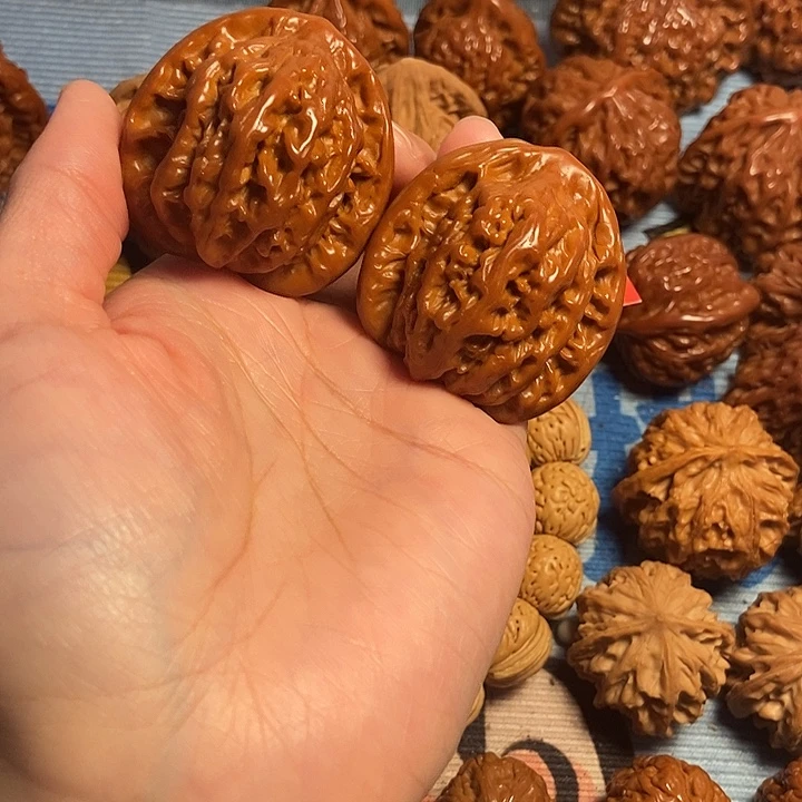 文玩核桃吊坠41虎头