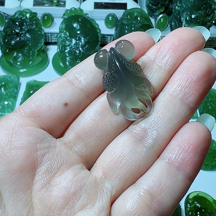 未镶嵌蛇纹石玉颈饰