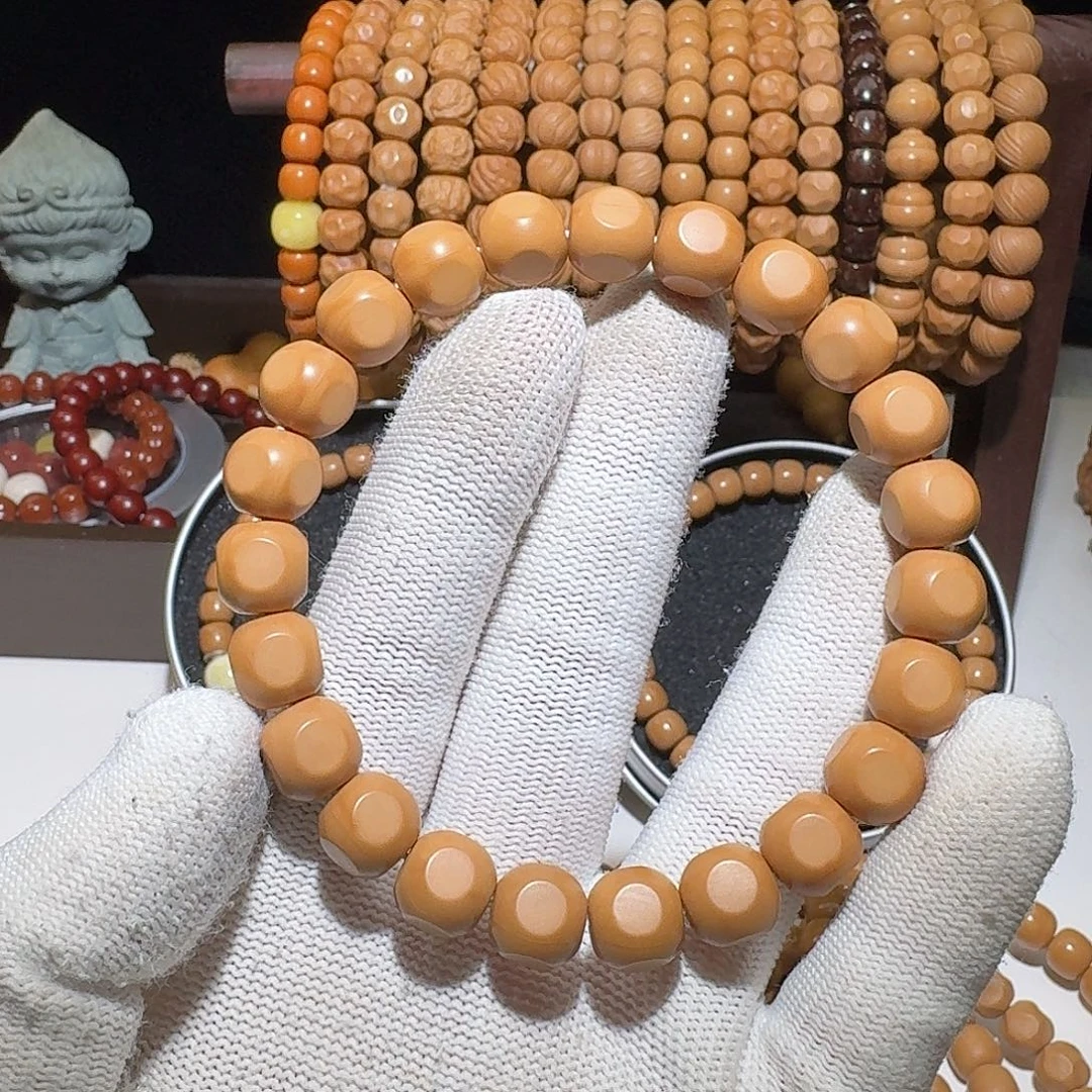 东***串猴头核桃吊坠镜面六方