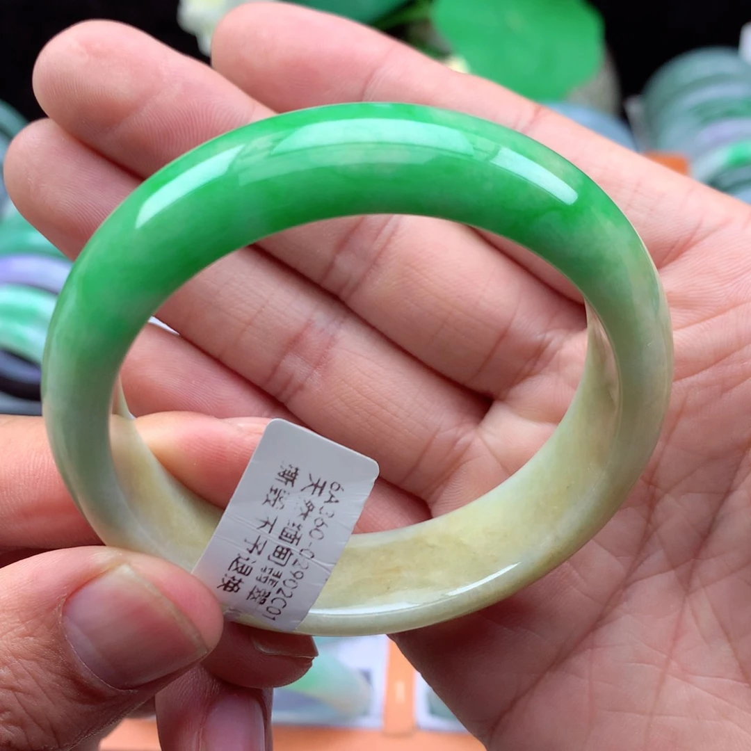 翡翠手镯未镶嵌缅甸翡翠