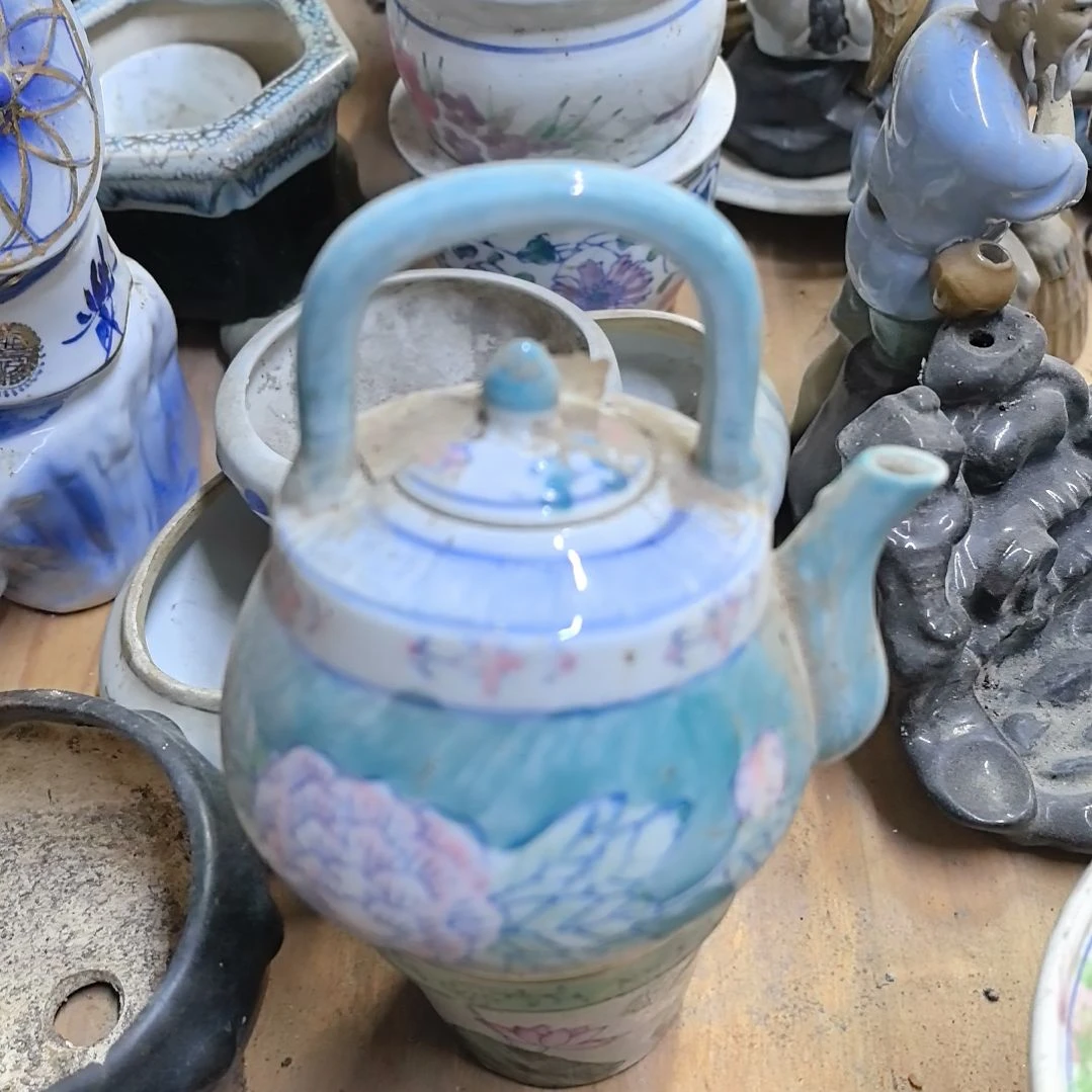 倆***只粉彩瓷器水壶一个