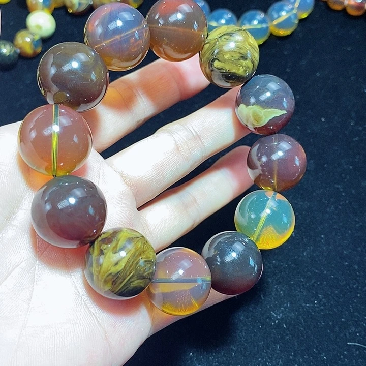 琥珀颈饰未镶嵌一