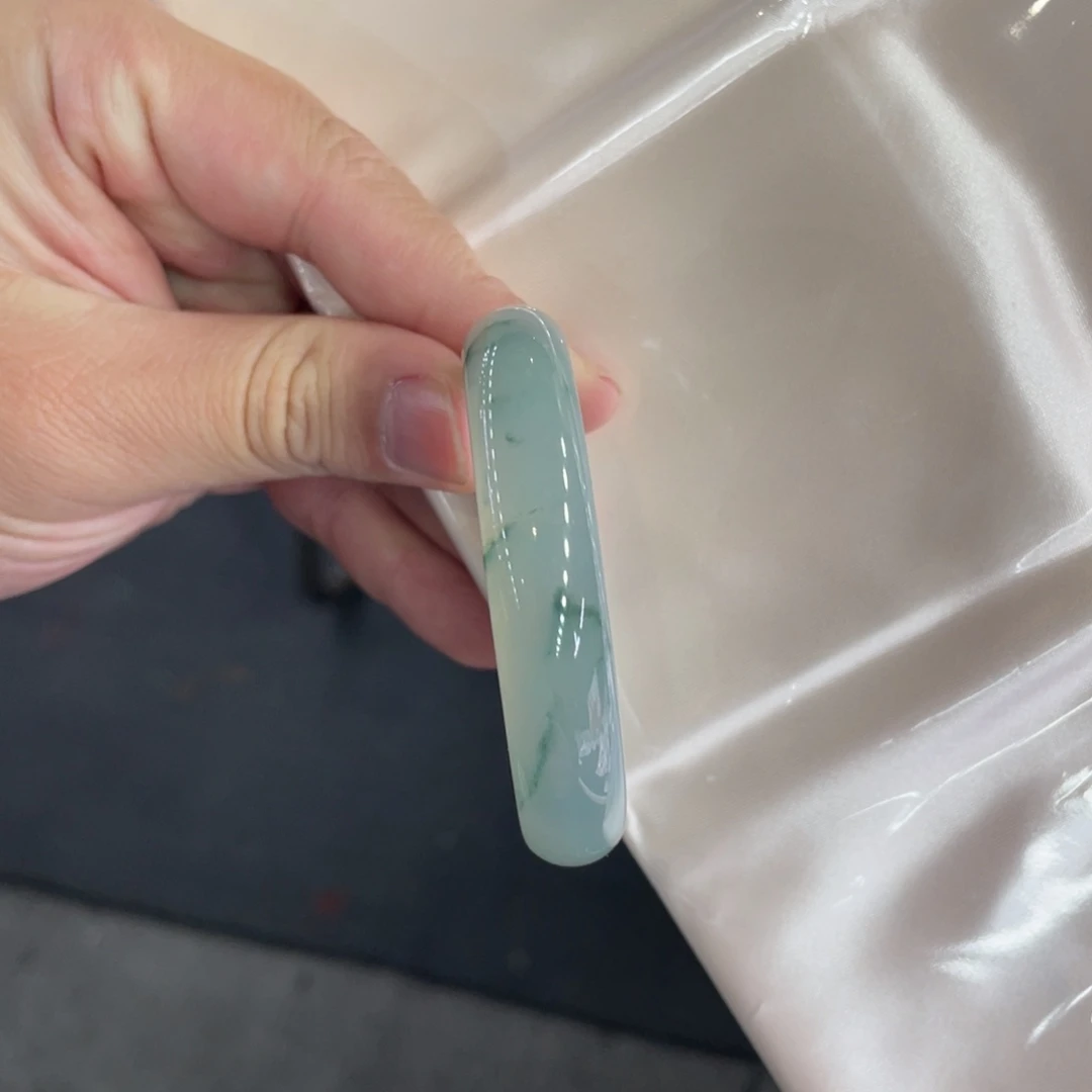 翡翠未镶嵌手镯53.5贵妃