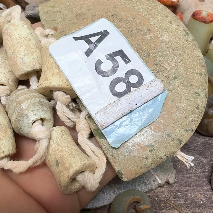 蛇纹石玉颈饰未镶嵌3****哥