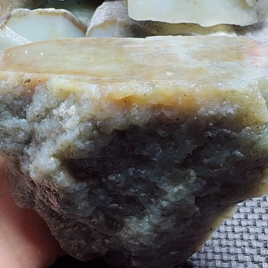 和田玉（糖玉）未镶嵌珠宝半成品