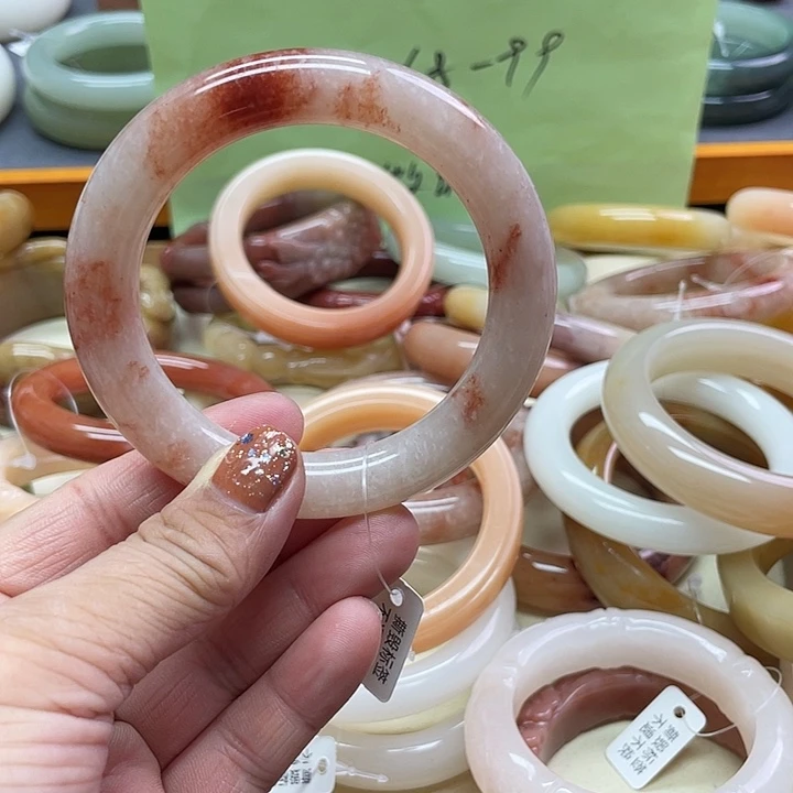 未镶嵌手镯石英质玉?*?