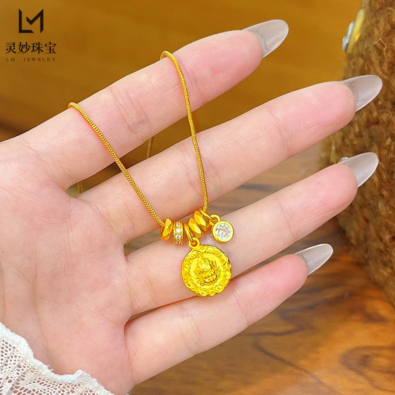 新中式铜合金古法錾刻黄财神六字真言圆牌吊坠点钻跑环锁骨链送女