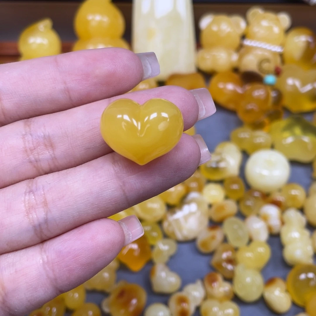 明***心琥珀未镶嵌珠宝奇石