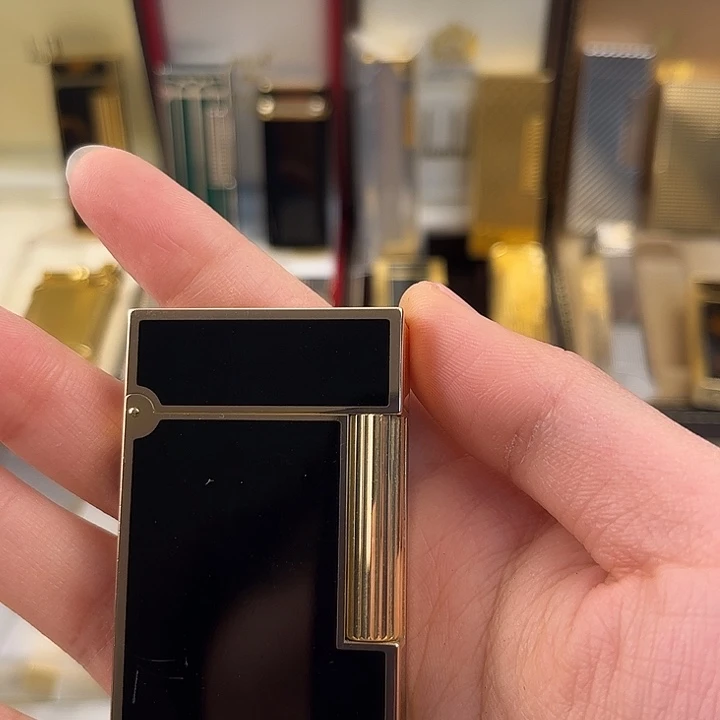 楚*二手黑色气体打火机