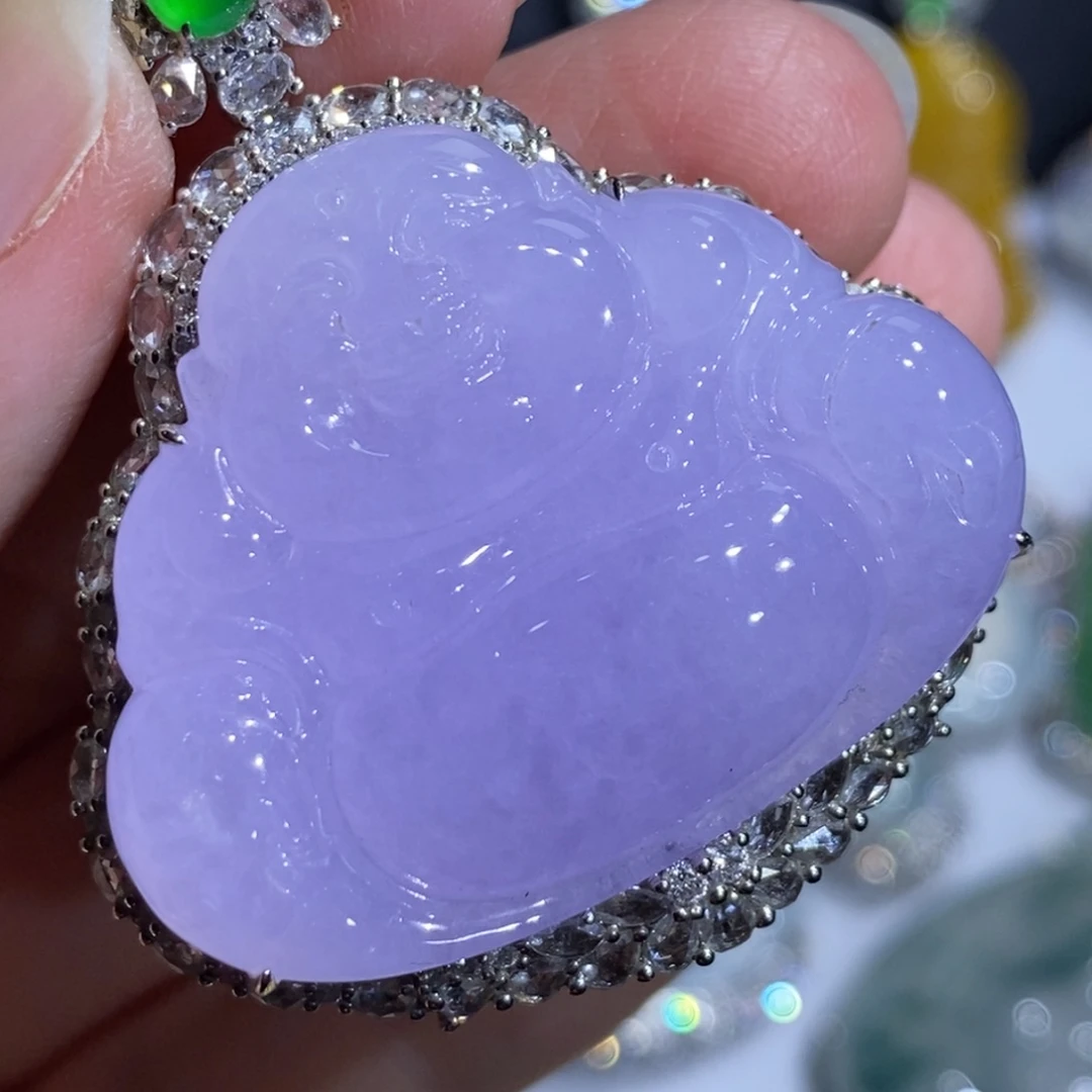 翡翠18K金镶嵌颈饰大佛