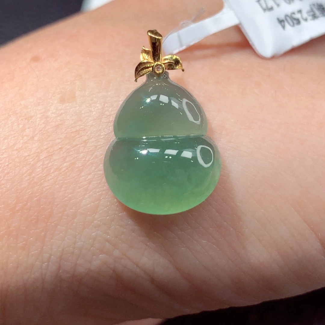 18K金镶嵌定制翡翠翡翠