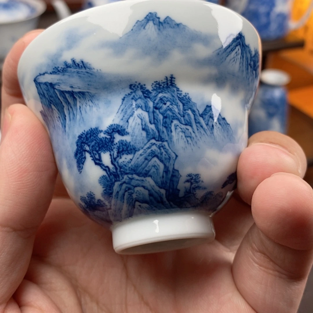 青花手绘山水主人杯