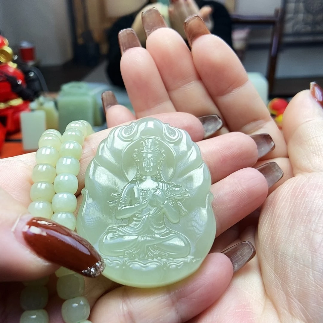 颈饰未镶嵌和田玉属马佩戴大势至