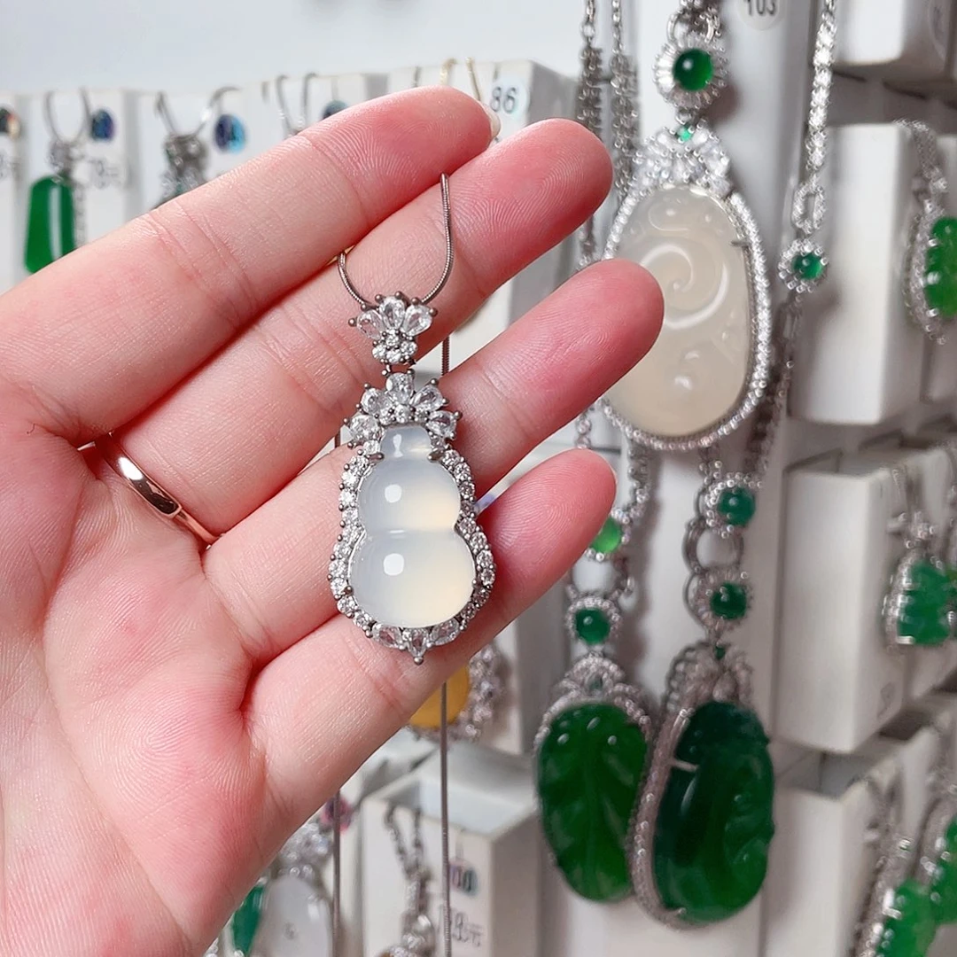 玛瑙/玉髓颈饰未镶嵌