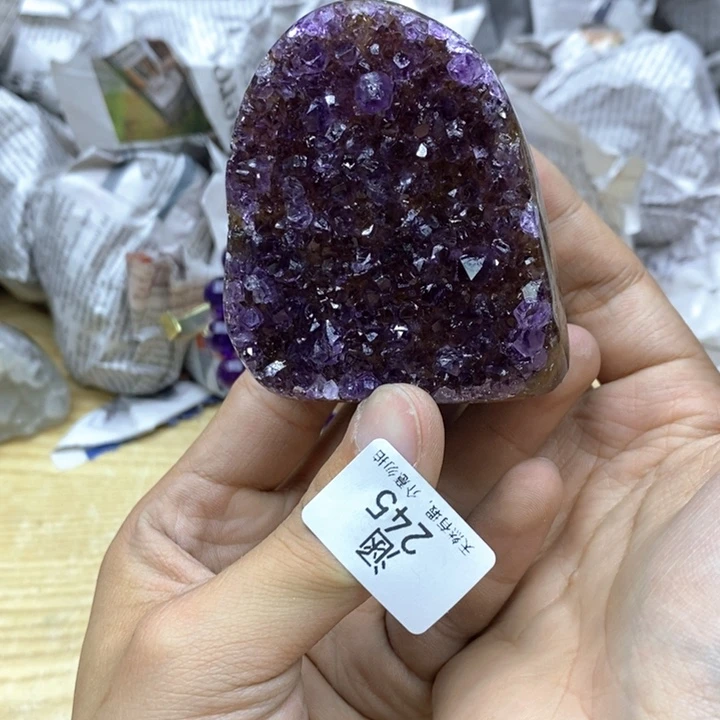 未镶嵌水晶大型摆件（非配饰）