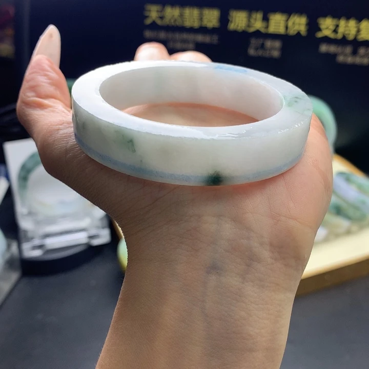 未镶嵌翡翠手镯定制翡翠