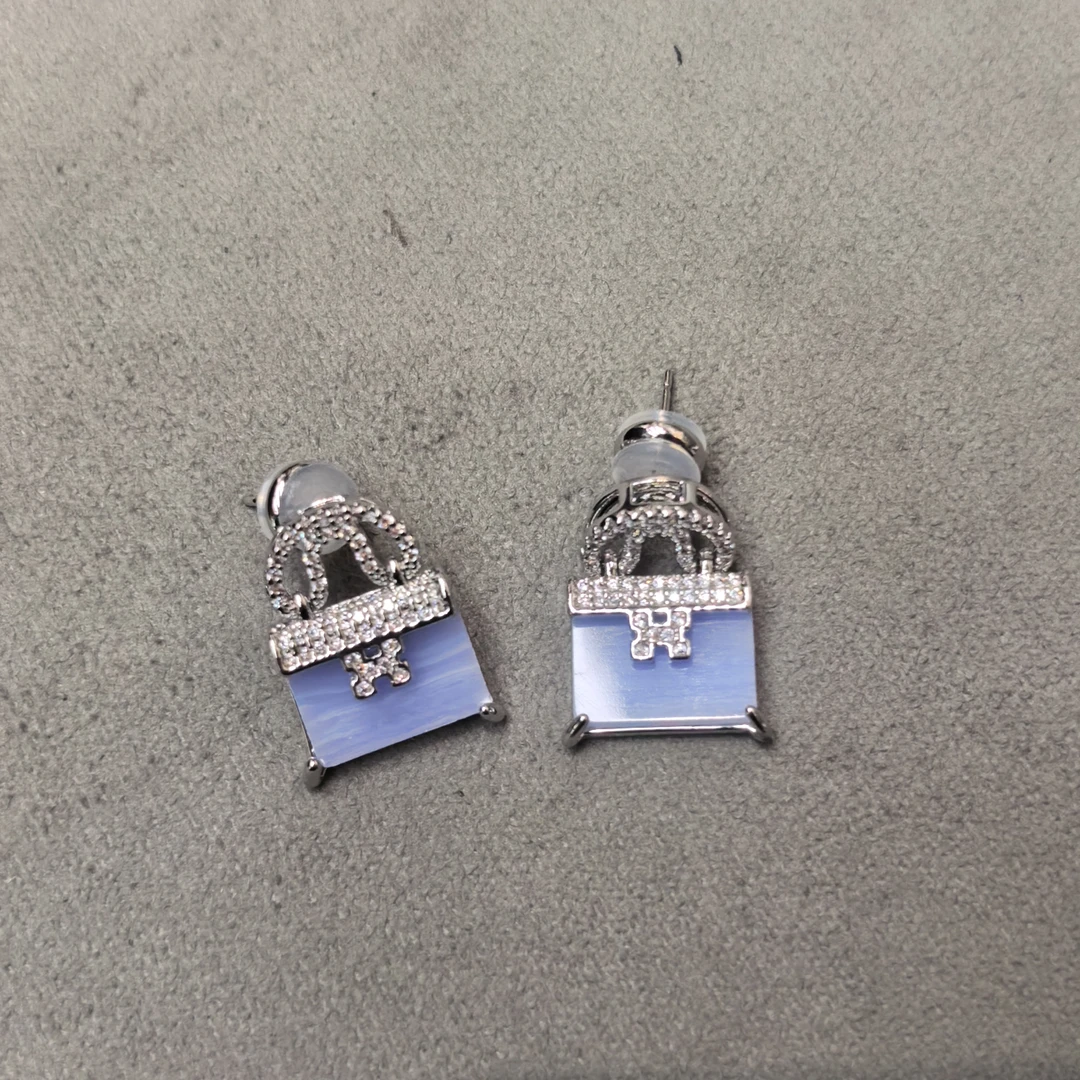 E874蓝色小背包耳钉耳饰