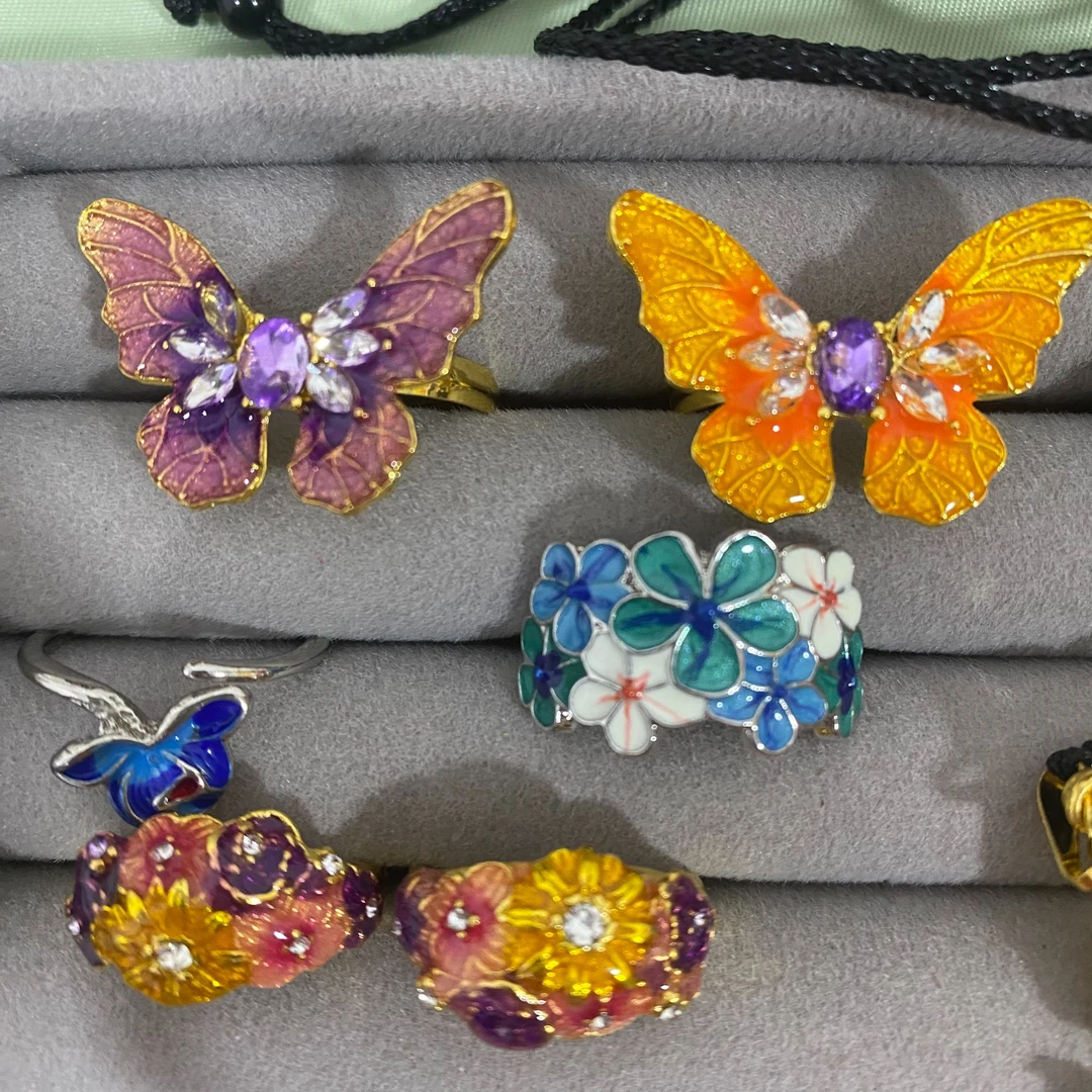 合金锆石戒指 珐琅彩金属蝴蝶花朵戒指手工气质轻奢时尚复古彩色