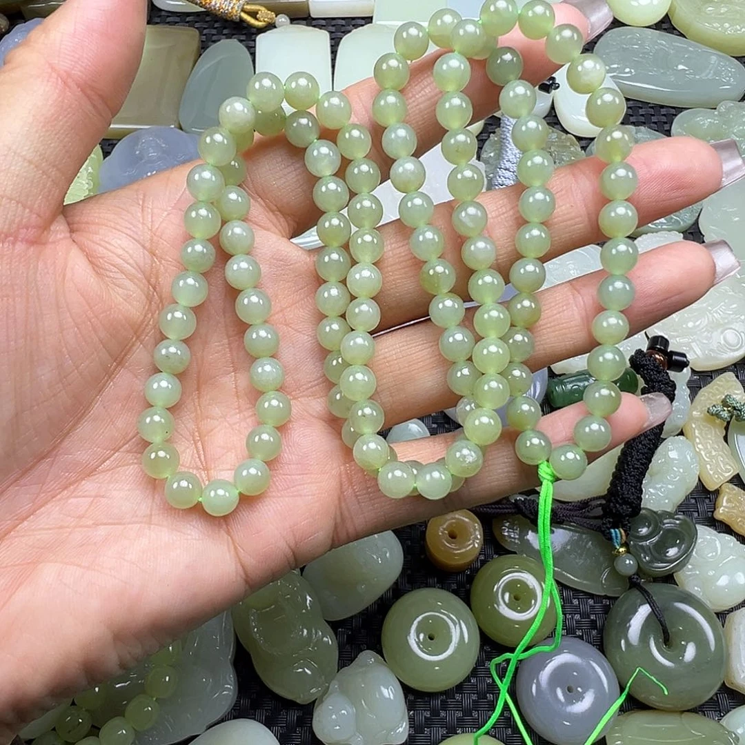 张***和田玉未镶嵌颈饰买断价，不退不换，卡6