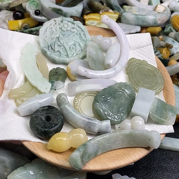 翡翠未镶嵌颈饰天然翡翠20