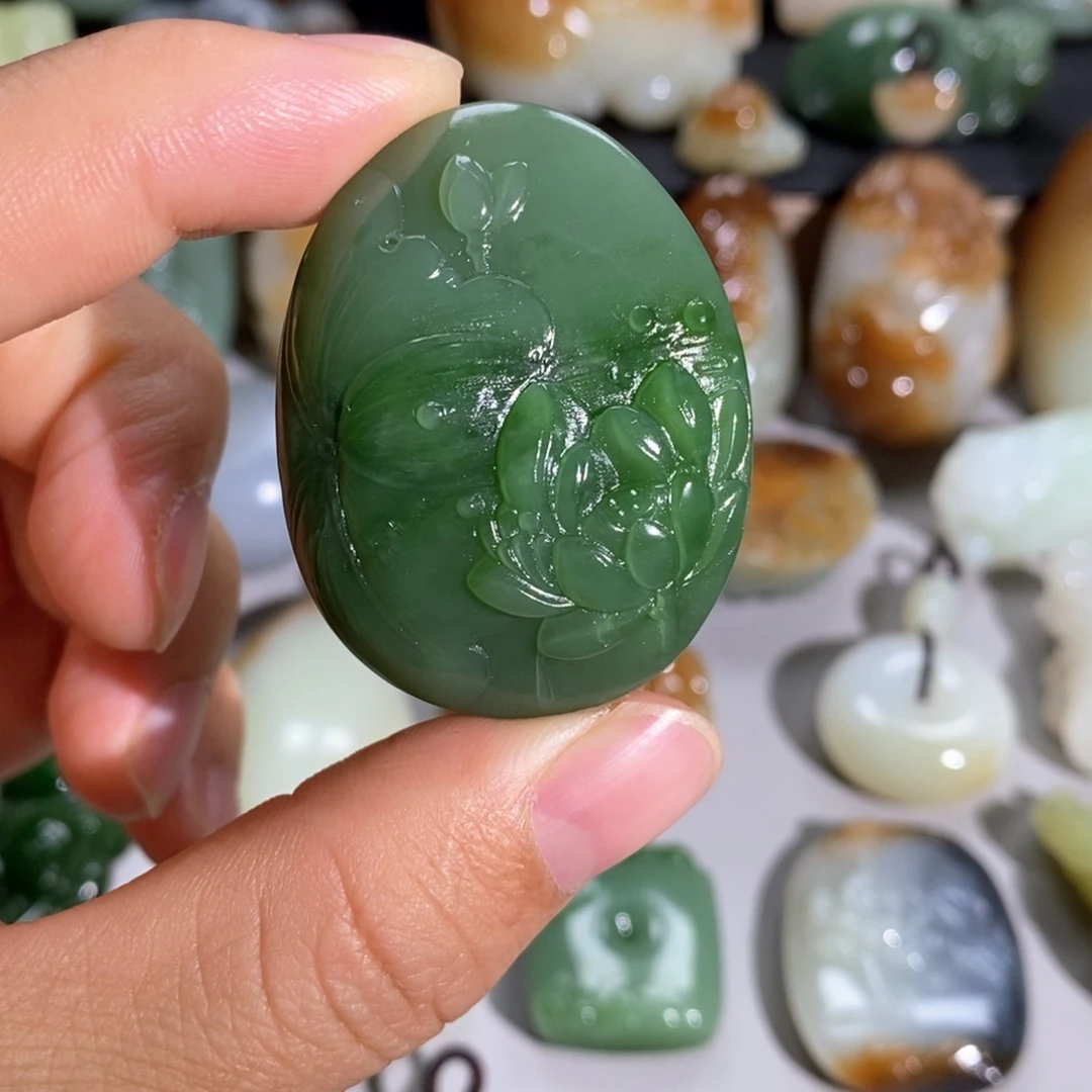 和田玉未镶嵌挂件