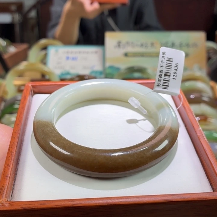 未镶嵌手镯和田玉22。57
