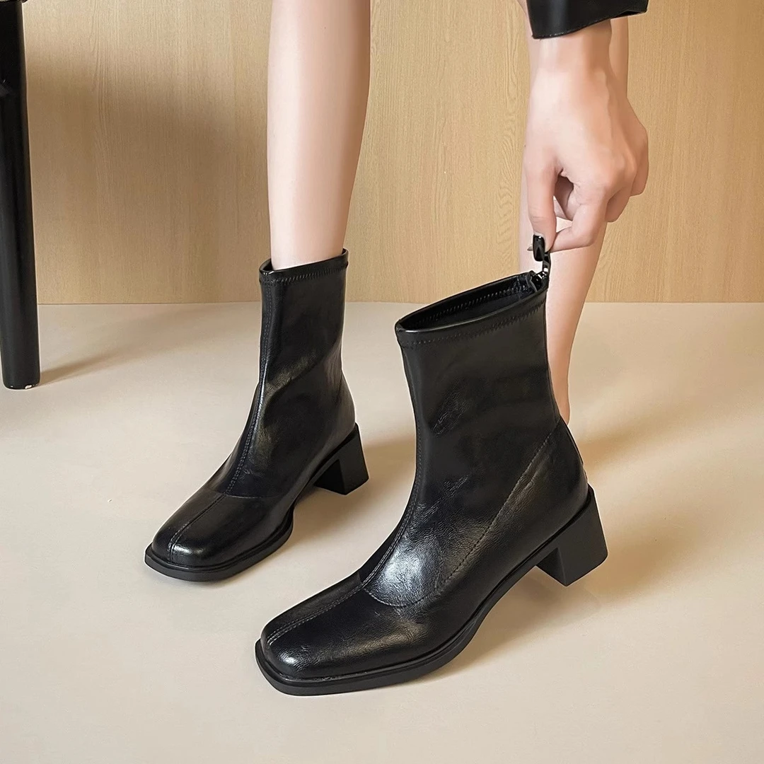 西瑞冬季爆款休闲靴子女款时尚潮流保暖短靴英伦风复古新款瘦瘦靴