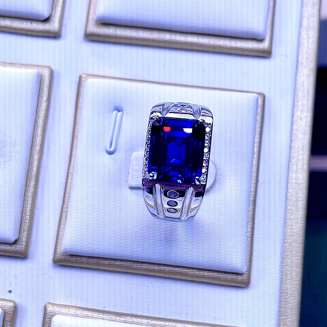 培育蓝宝石皇家蓝镶嵌银镀金时尚马鞍款男士戒指