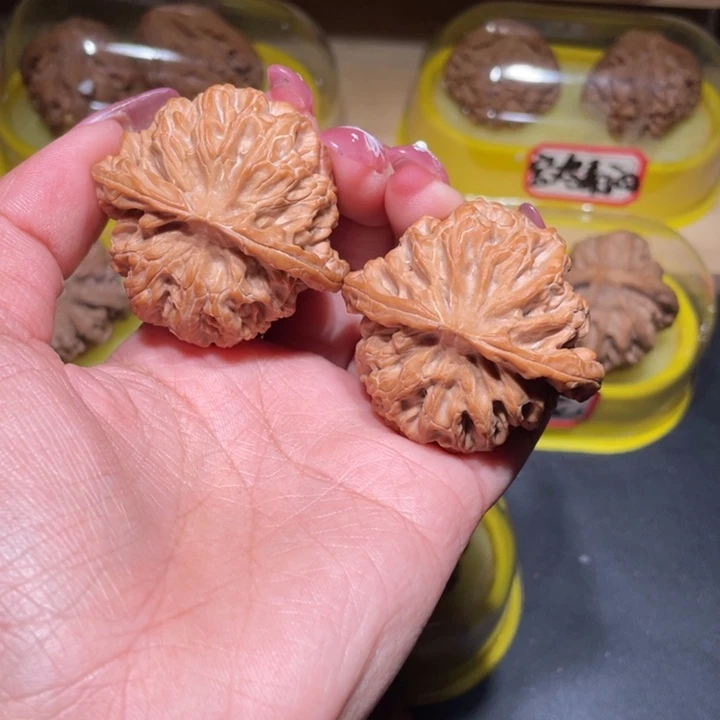 文玩核桃吊坠46苹果园