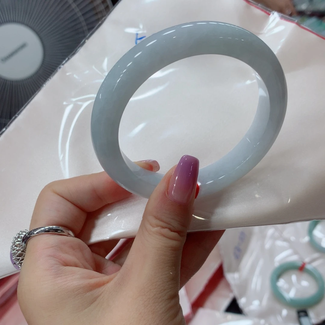 翡翠手镯未镶嵌孟*太买断