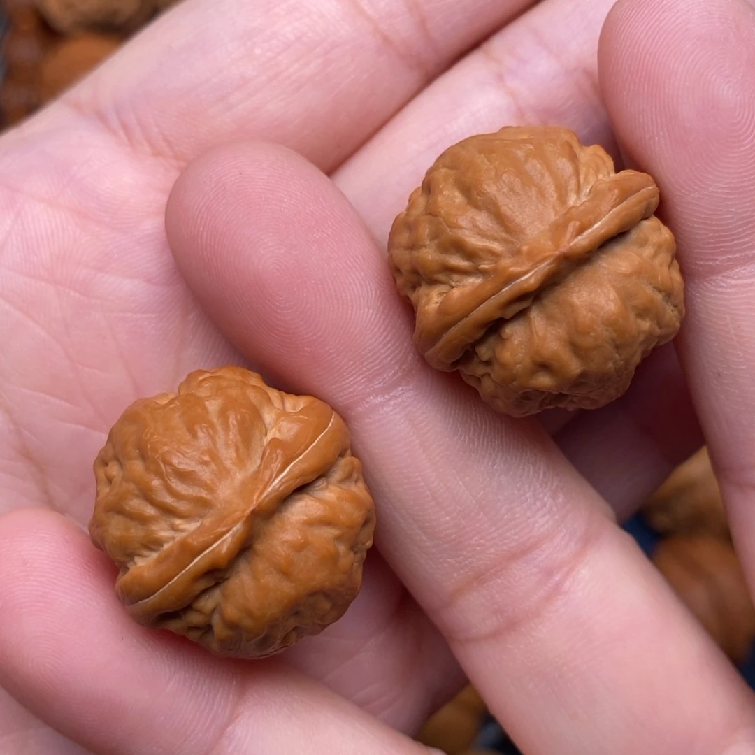 文玩核桃把件手捻精品玉石