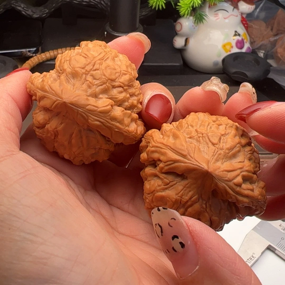 文玩核桃吊坠滢龙鼎45