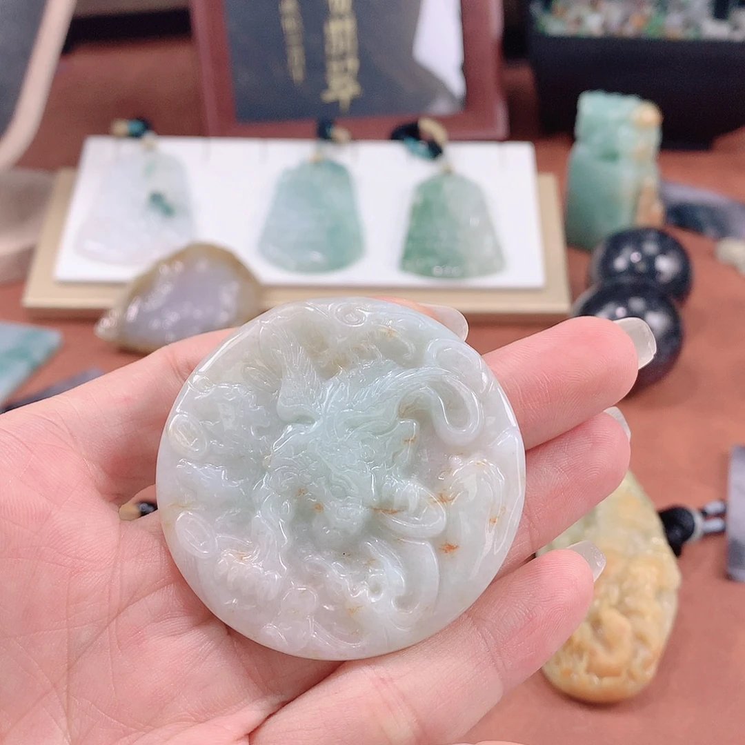 翡翠未镶嵌颈饰天然缅甸A货翡翠