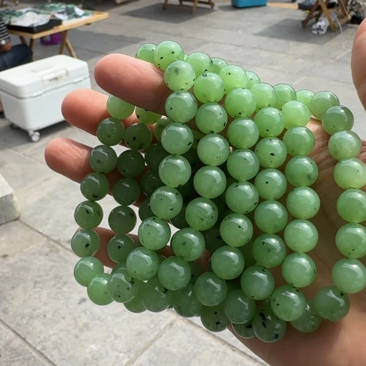 和田玉未镶嵌颈饰乌兰海苹果绿豹哥F多样性拍一发一