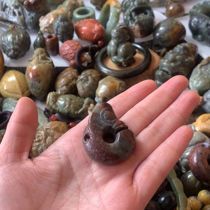 透闪石质玉手链未镶嵌小**光