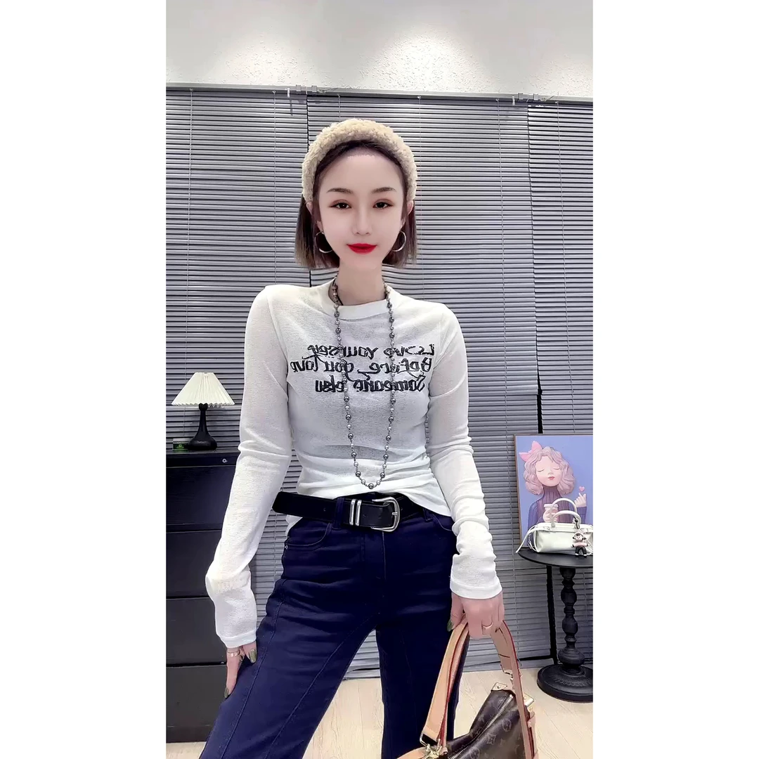 欧货时尚百搭修身发泡字母印花圆领长袖T恤