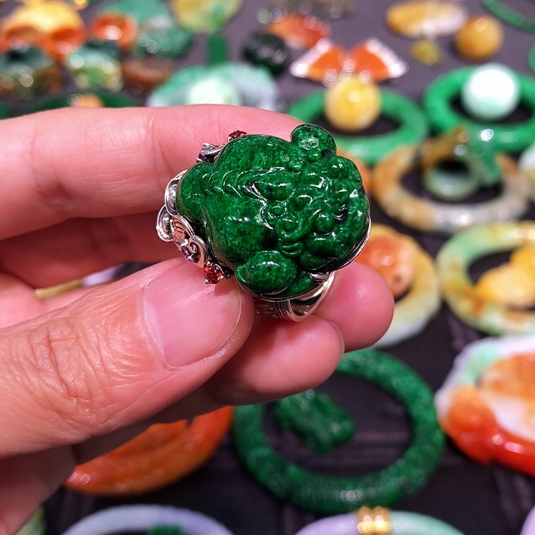 翡翠未镶嵌戒指翡翠